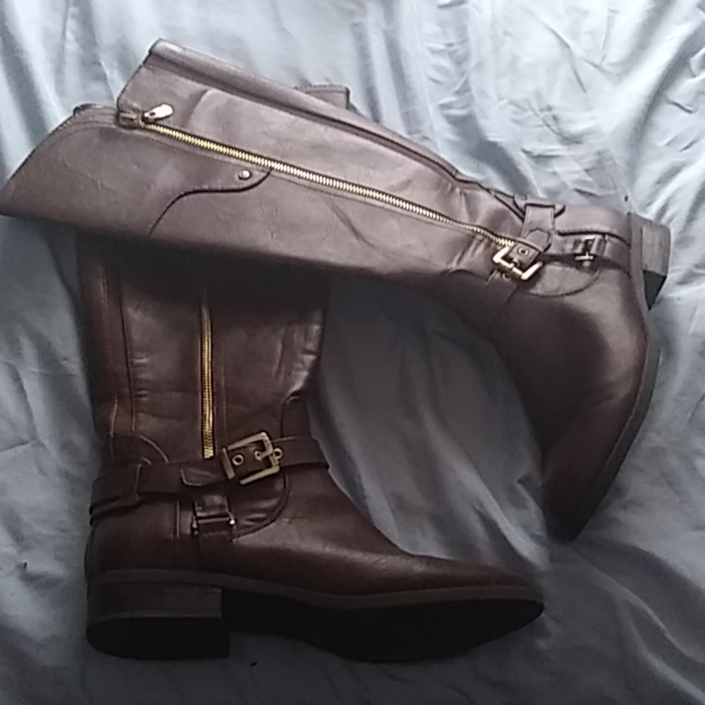 Beautiful boots. Never worn!